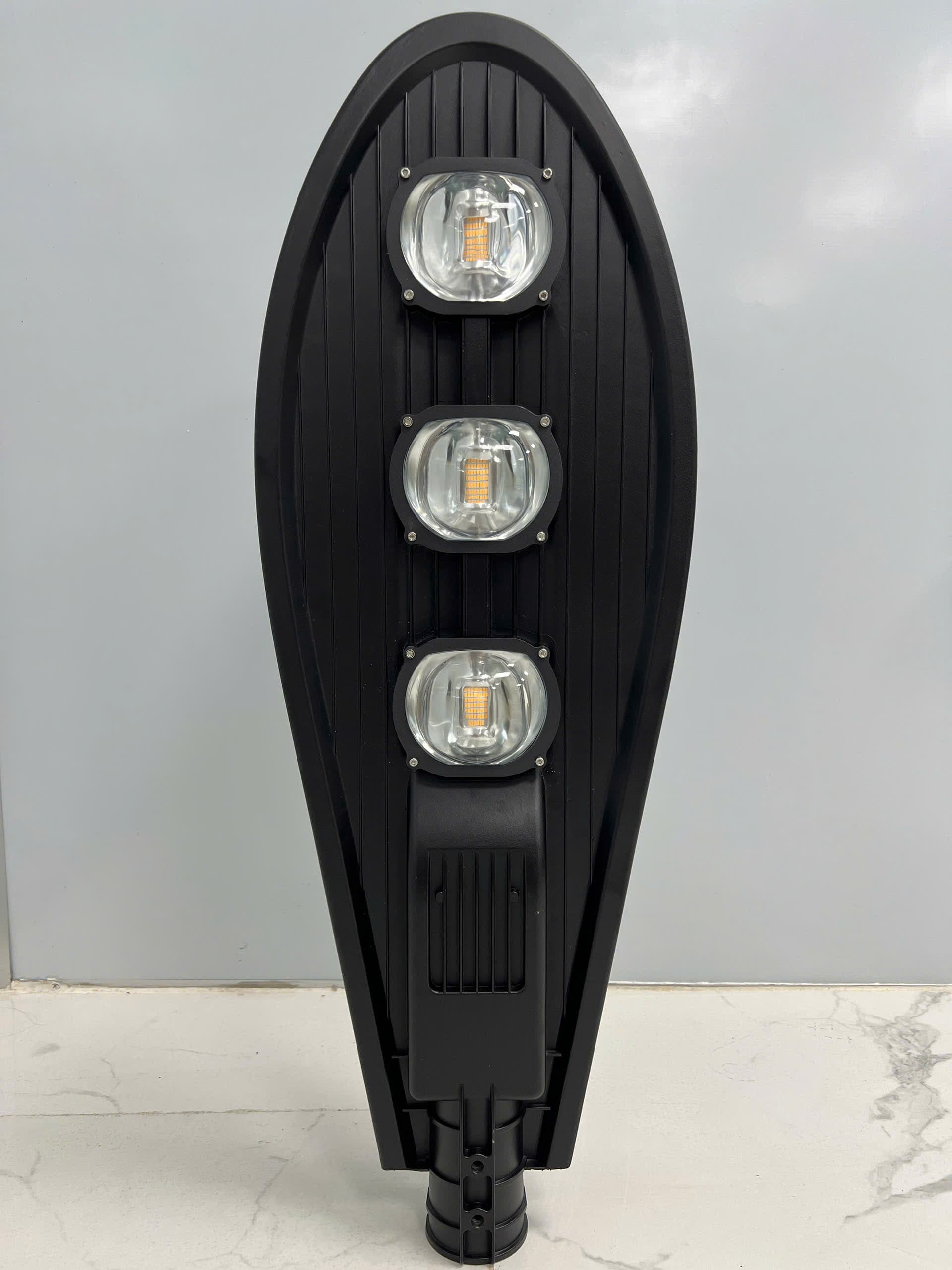 Đèn đường LED lá